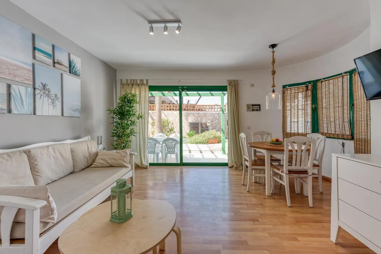 Homeforguest Apartment With Pool And Terrace 1 Min From The Beach 코라레호 0*,  스페인